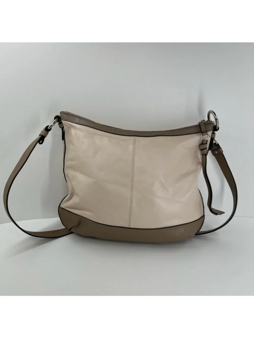 Coach Park Leather Duffle Hobo Shoulder Bag Large Pleated Zip Two Tone Cream Tan